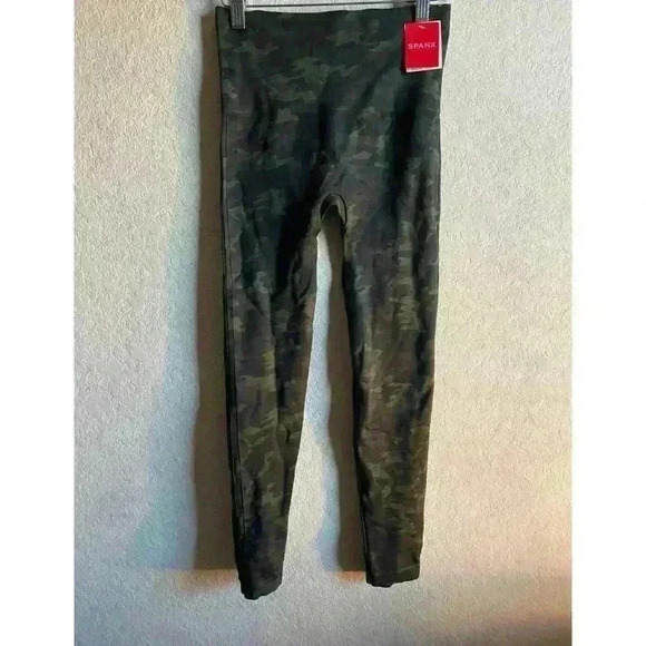 SPANX Look At Me Now Leggings Shaping Support Green Camo Seamless Leggings M - Picture 4 of 9